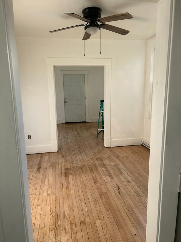 Building Photo - 702 Airbrake Ave
