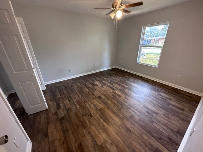 Building Photo - Remodeled 3/1!