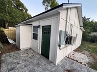 Building Photo - 437 Shine Ave