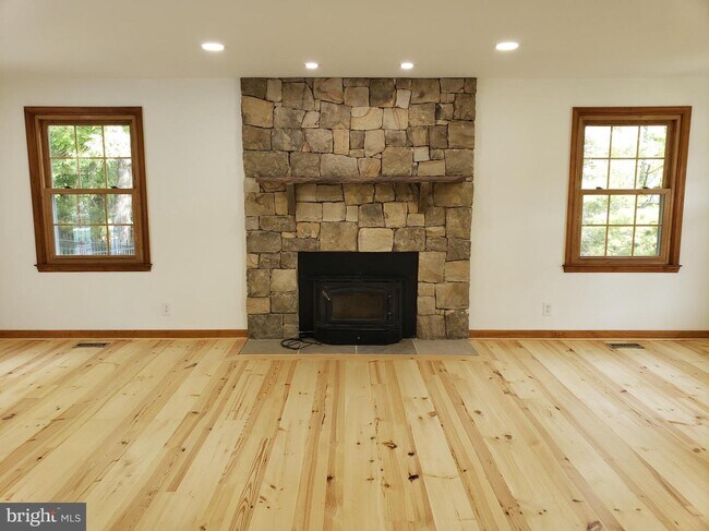 Building Photo - 70 Elk Run Estates Dr