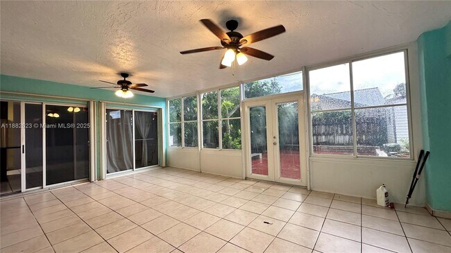 Building Photo - 5421 SW 143rd Ave