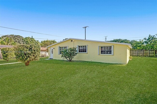 Building Photo - 6110 SW 38th St