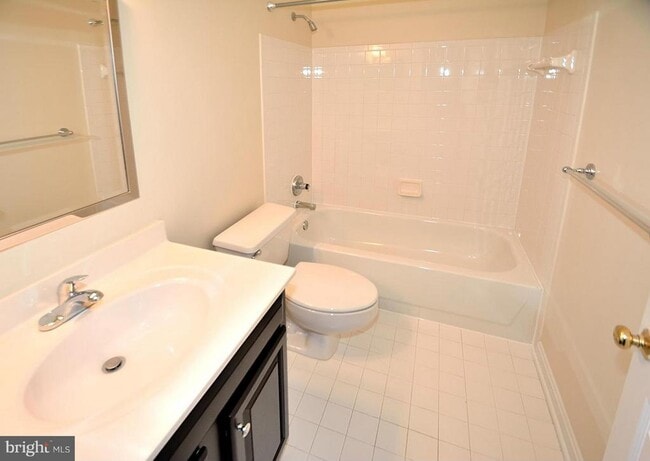 Building Photo - 9425 Van Arsdale Dr