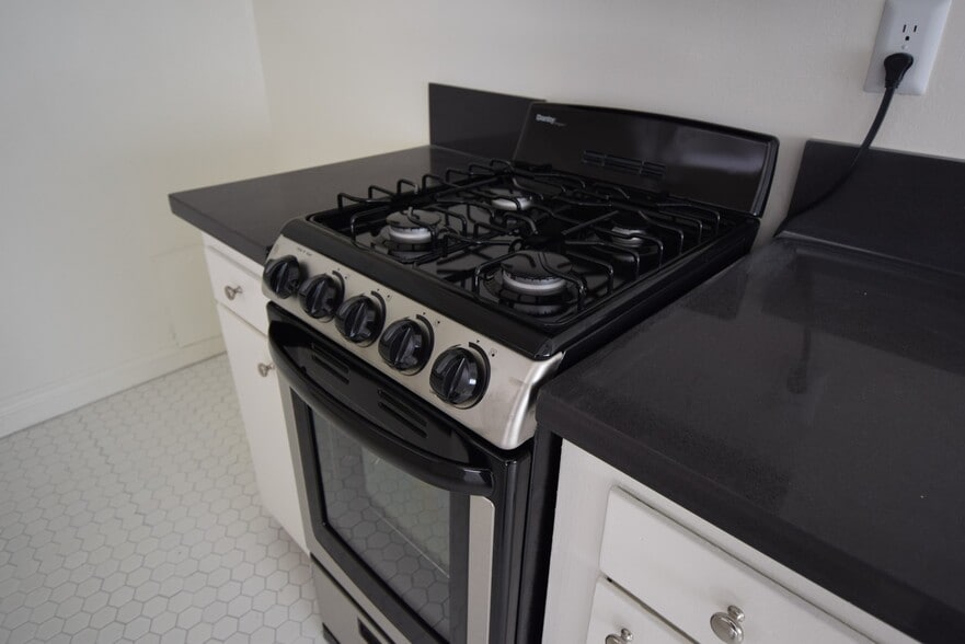 Building Photo - 2429 Cheremoya Ave