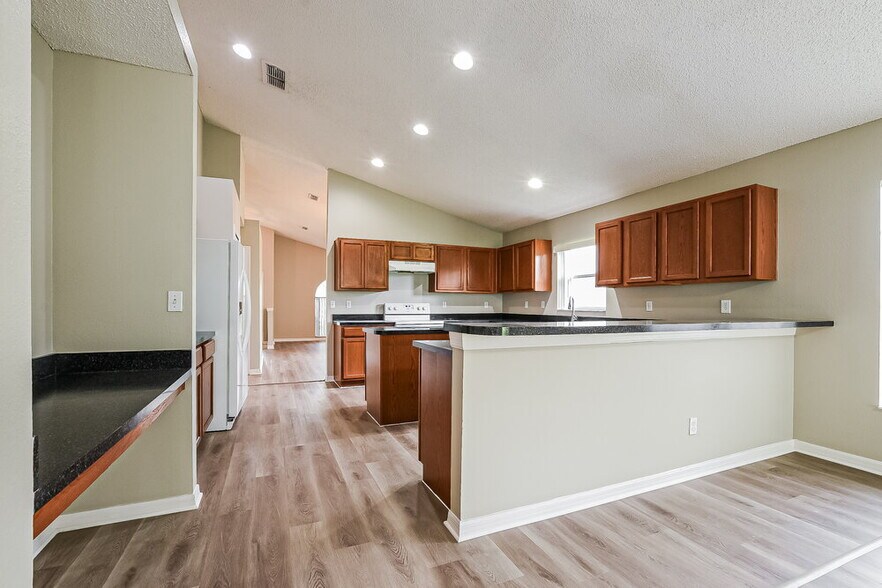 Building Photo - 3005 Lorimer Ct
