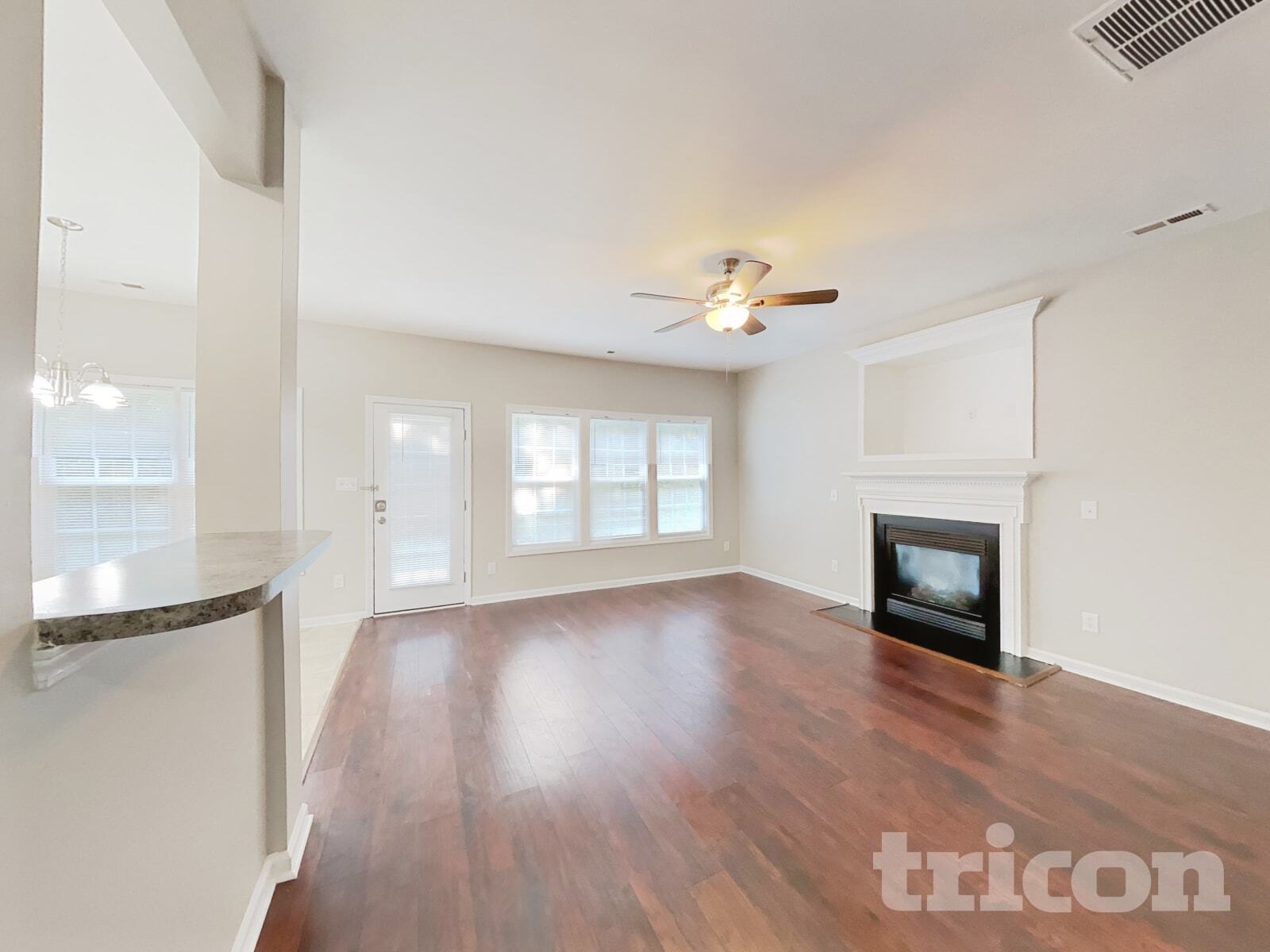 Building Photo - 4053 Laurel Glen Dr