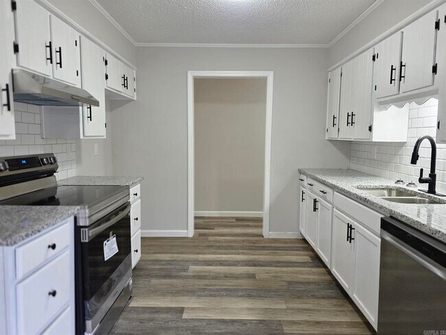 Building Photo - 8 Willowridge Cove