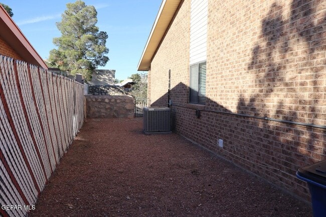 Building Photo - 11833 Taffy Bagley Dr