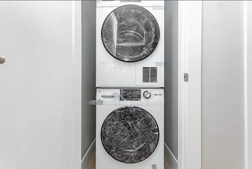 Building Photo - 319 Malcolm X Blvd