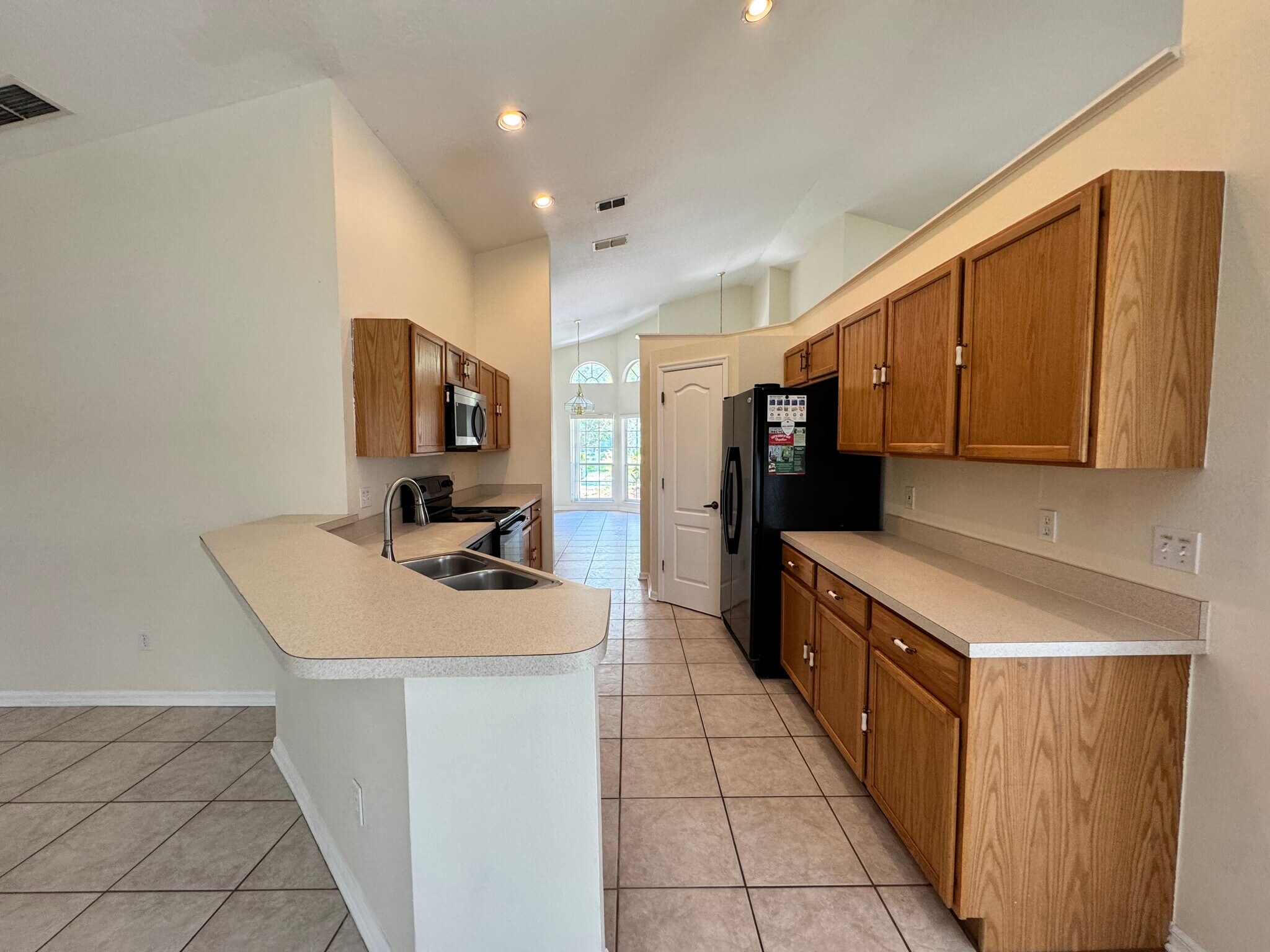 Building Photo - 520 Canary Island Ct