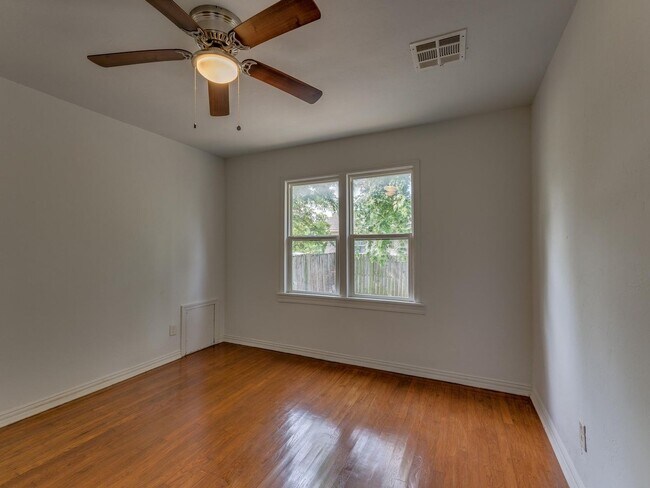 Building Photo - Home for rent in heart of OKC