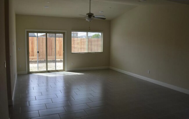 Building Photo - 3715 Bonifacio Way