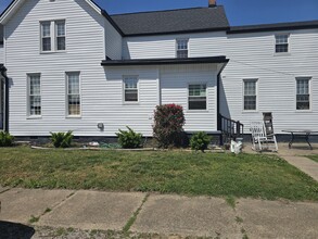 Building Photo - BEAUTIFULLY RENOVATED 2 BEDROOMS WITH BALCONY