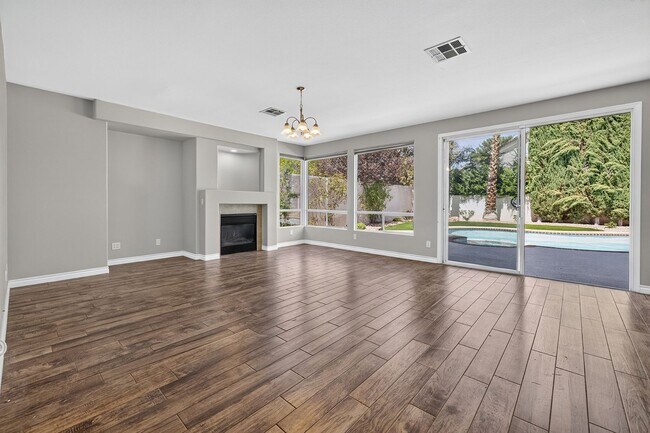 Building Photo - 8824 Cortile Dr