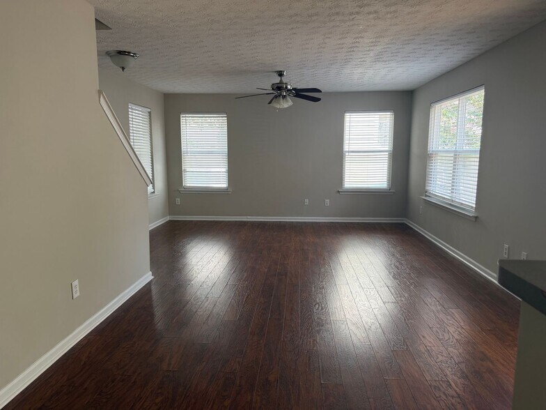 Building Photo - 259 Hiawassee Dr