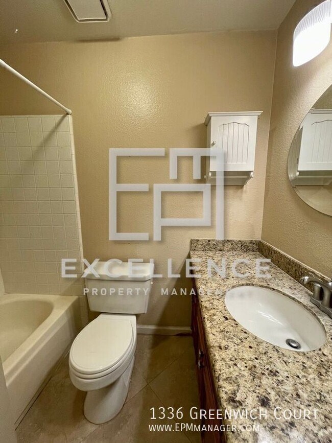 Building Photo - 1336 Greenwich Ct