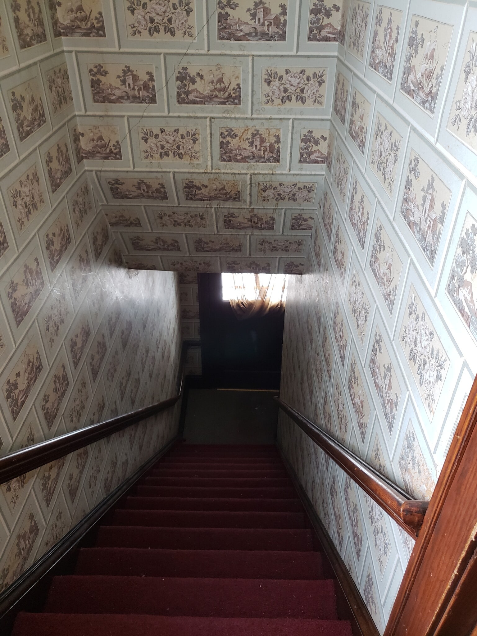 Building Photo - 417 5th Ave SE