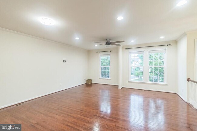 Building Photo - 42385 Trellis Square