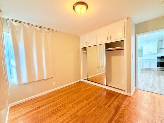 Building Photo - 4648 Adenmoor Ave
