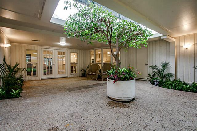 Building Photo - 6951 Stefani Dr