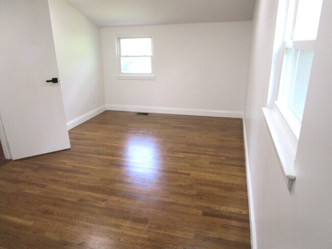 Building Photo - 74 Brookhill Dr