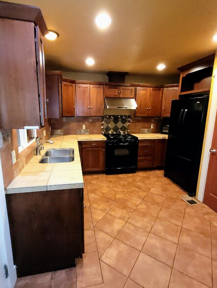 Building Photo - 3022 D St