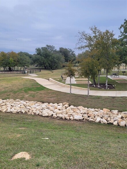 Building Photo - 121 Tall Grass Dr