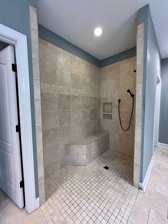 Building Photo - Riegel Pointe