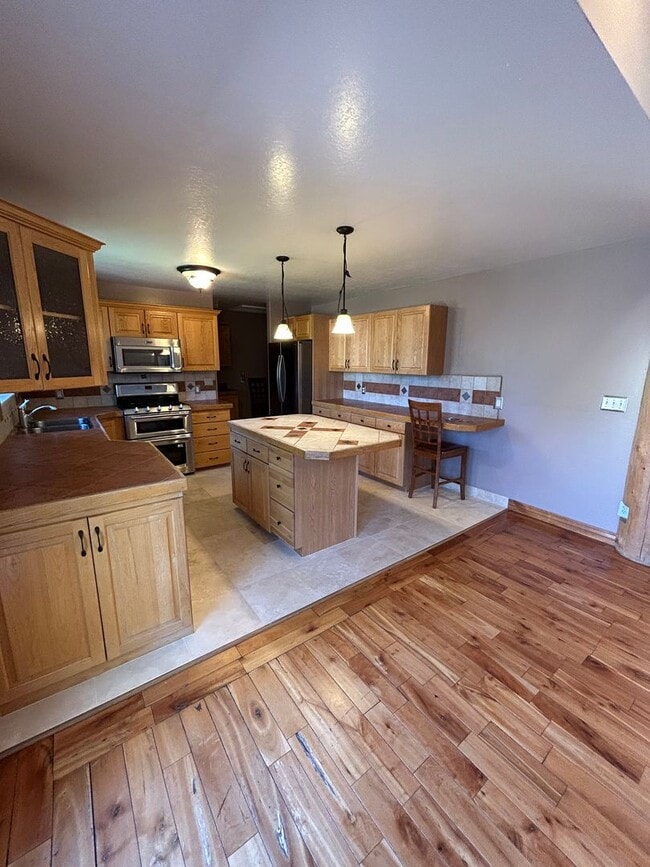 Building Photo - 5 Bedroom 3 Bathroom House in Heber, Utah