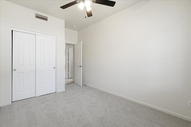 Building Photo - 2207 E Tahitian Way