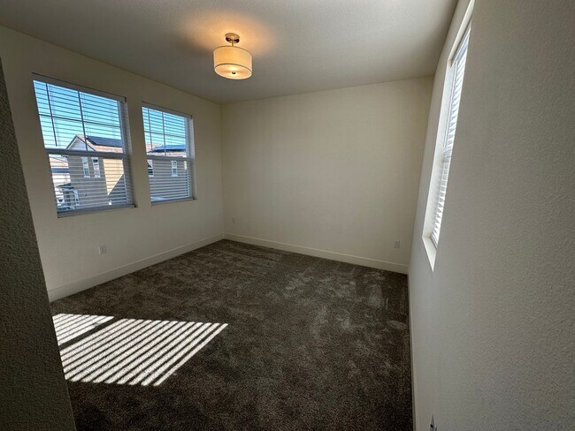 Building Photo - 2056 Marina Dr