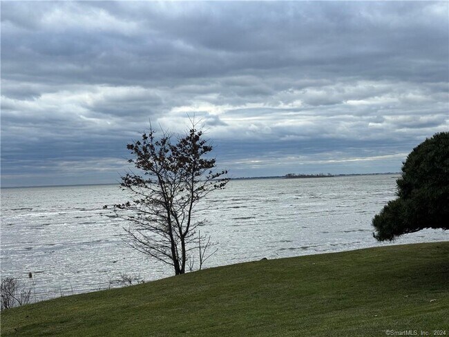 Building Photo - 181 Melba St