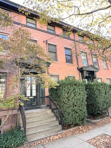 Building Photo - 409 Temple St