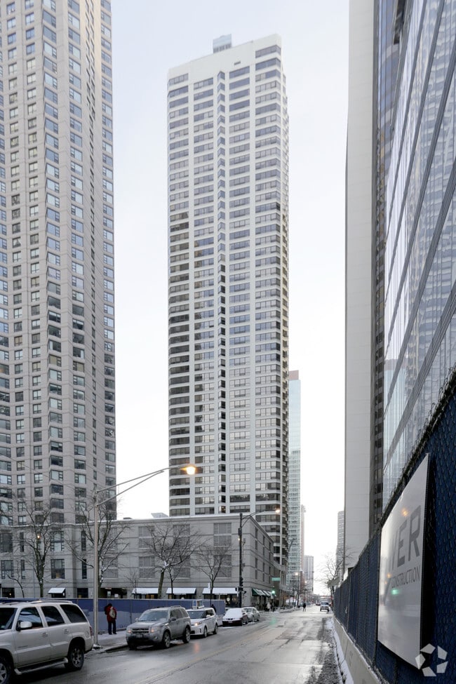 Building Photo - 400 E Ohio St