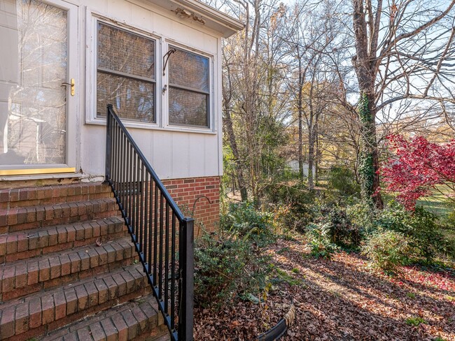 Building Photo - Lovely Three Bed Two Bath Home in Gastonia!