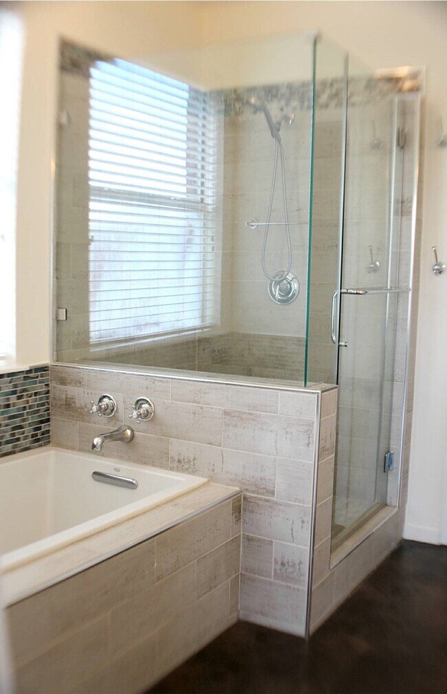 Building Photo - 20706 Grenoble Ln