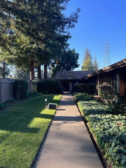 Building Photo - 2455 American River Dr
