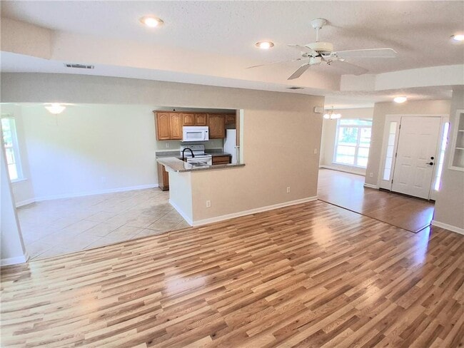 Building Photo - 43 Shadowlake Ct