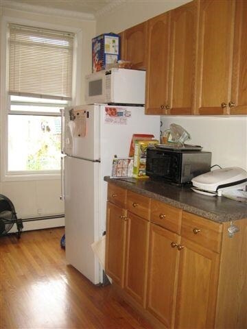 Building Photo - 206 2nd St