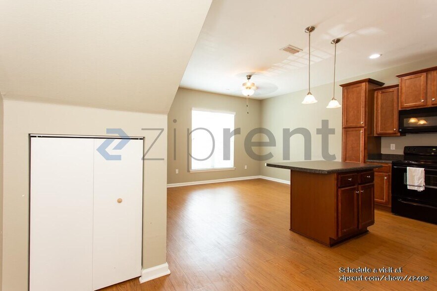 Building Photo - 3352 Fort Collins Ln