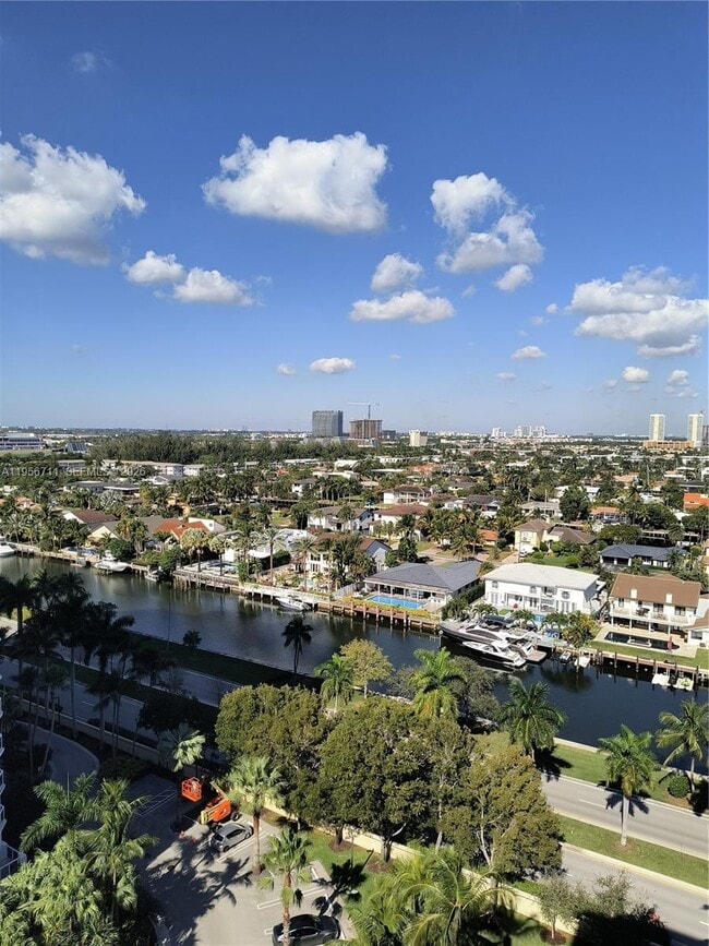 Building Photo - 3610 Yacht Club Dr