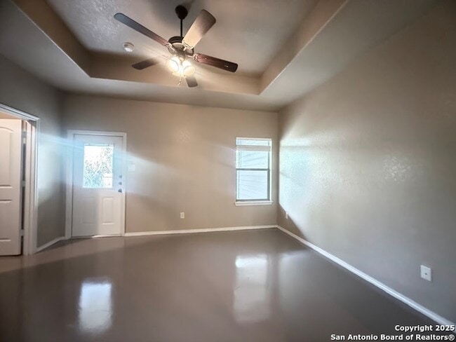 Building Photo - 254 Rosalie Dr
