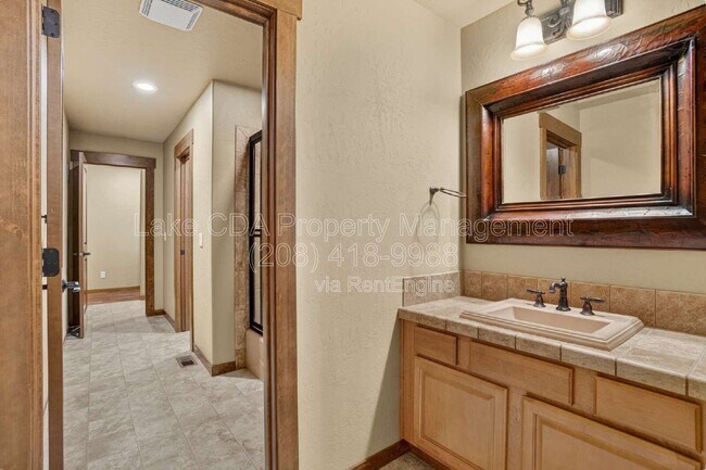 Building Photo - 8668 N Stable Trace Ct