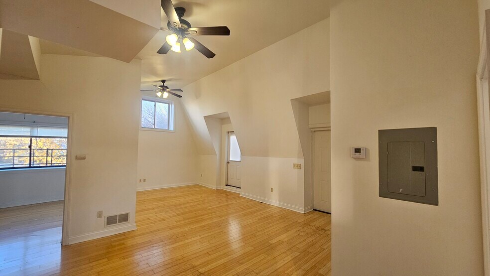 Building Photo - 635 Kress Aly