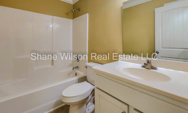 Building Photo - 66 Dean Rd