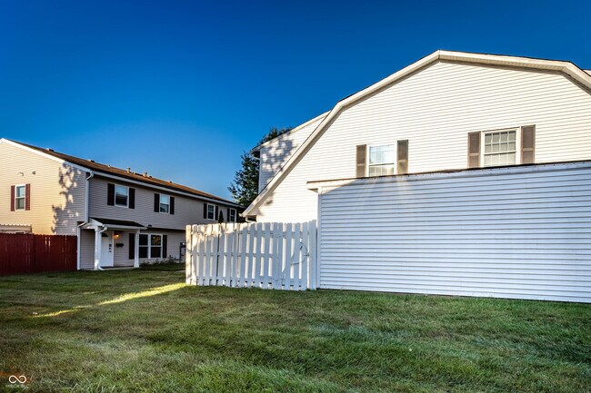 Building Photo - 4839 Oakwood Trail