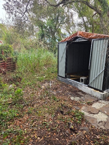 Building Photo - 9713 Commerce St