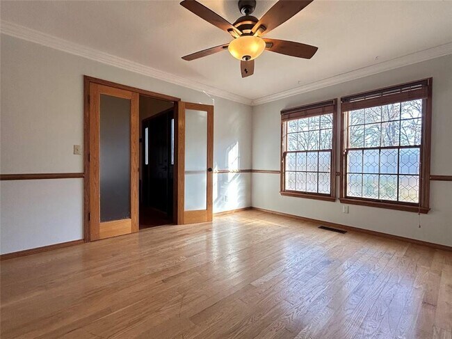 Building Photo - 3164 Katherine Ave