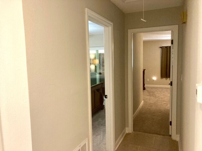 Building Photo - Furnished condo with dock!