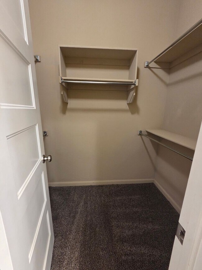 Building Photo - YUKON HOME MOVE IN SPECIAL! ?